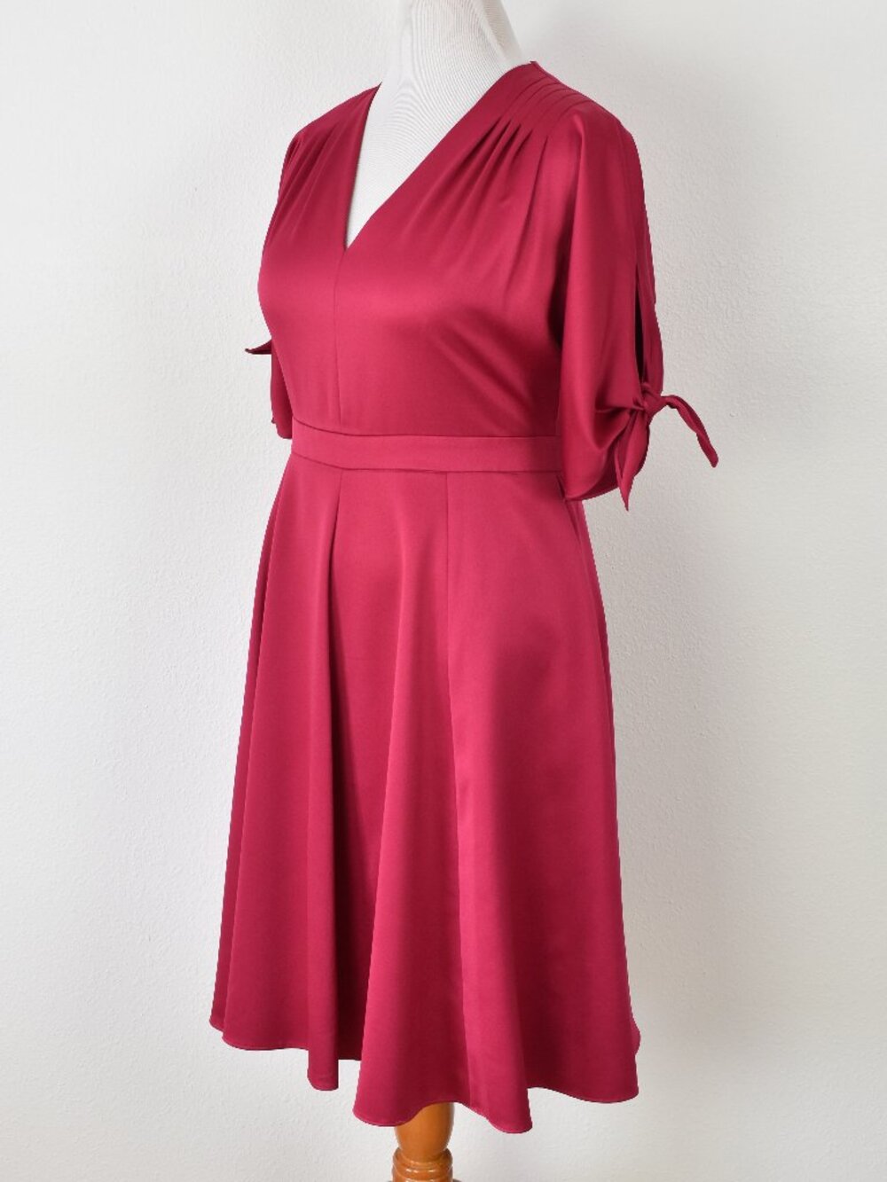 Gal Meets Glam DEBBIE Satin Fit and Flare Dress - 14 - Picture 6 of 11